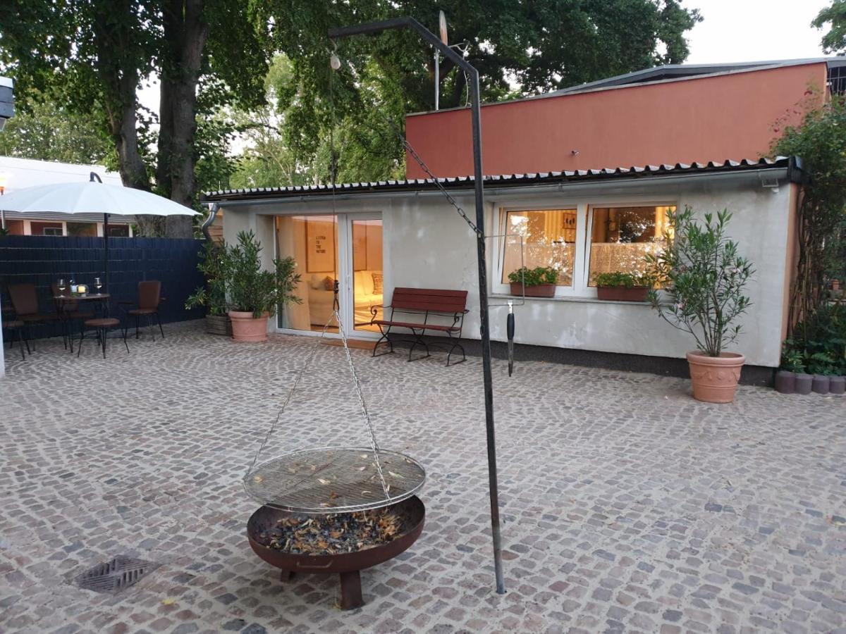 Ferienwohnung Lindenhof, Zentrumsnah Mit Terrasse Und Grillmoeglichkeit マクデブルク エクステリア 写真