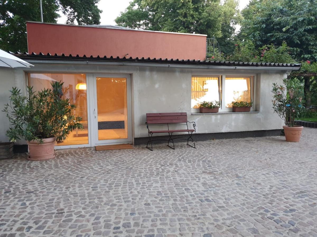 Ferienwohnung Lindenhof, Zentrumsnah Mit Terrasse Und Grillmoeglichkeit マクデブルク エクステリア 写真